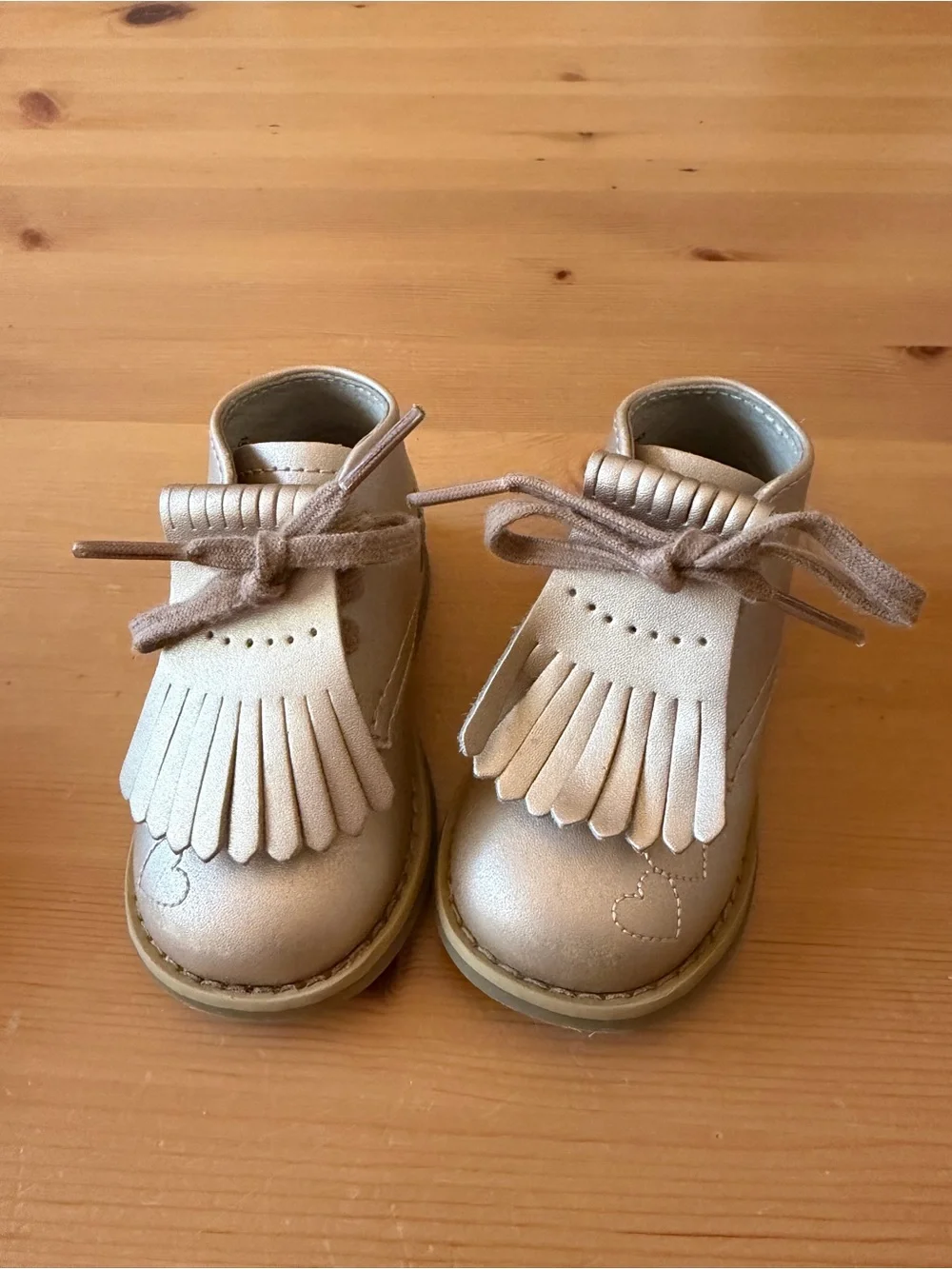 Footmates 3.5 W Infant Metallic Cream Fringe Lace-Up Boots